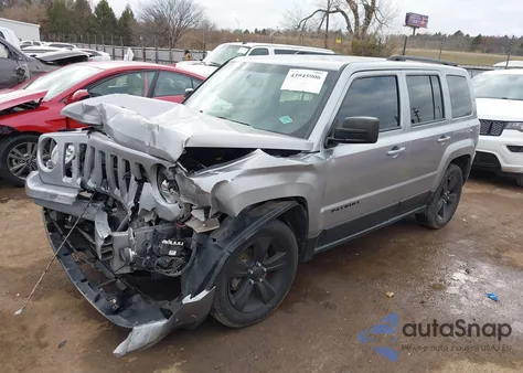 2016 Jeep Patriot Latitude z USA, uszkodzony, nr VIN 1C4NJPFA2GD659180